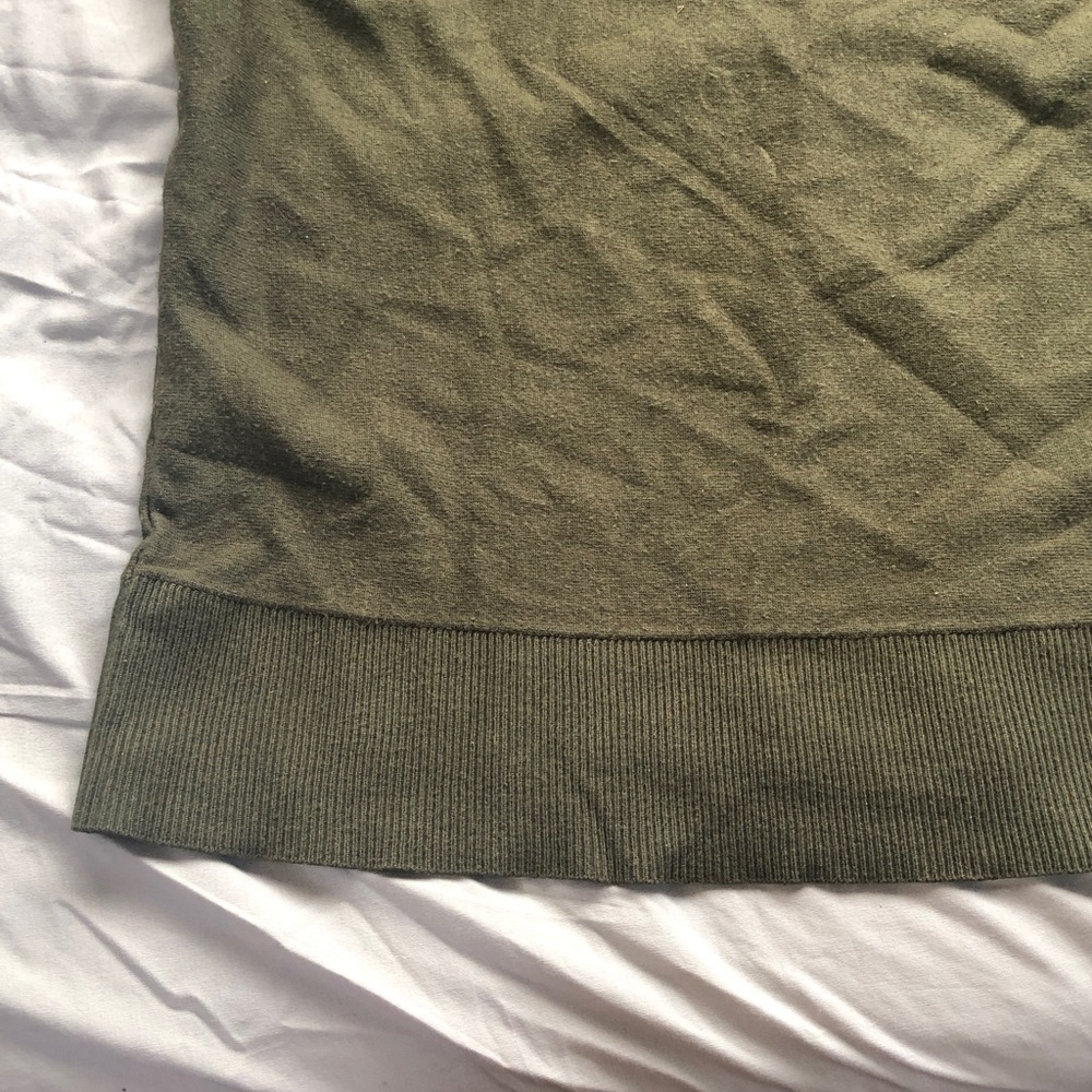 Cable & Gauge Olive Green Knit Top with Logo Tag Size XL - Picture 7 of 13